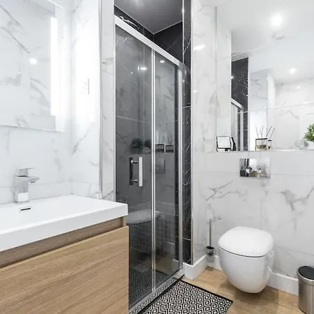 Large Haussmanian In The Heart Of Apartment *